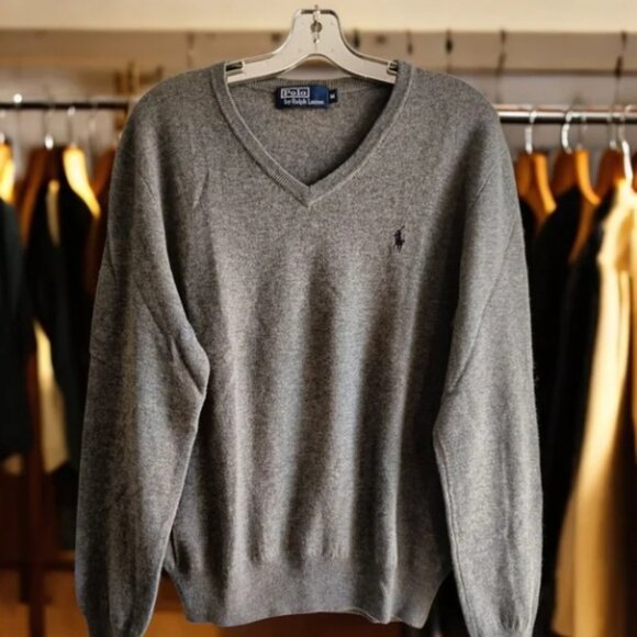M🖤Polo by Ralph Lauren Men's Gray V-Neck Merino Wool Sweater - Picture 1 of 8